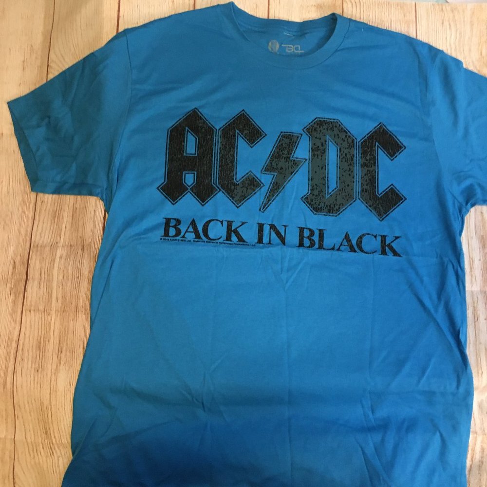 AC/DC graphic tee - new never worn